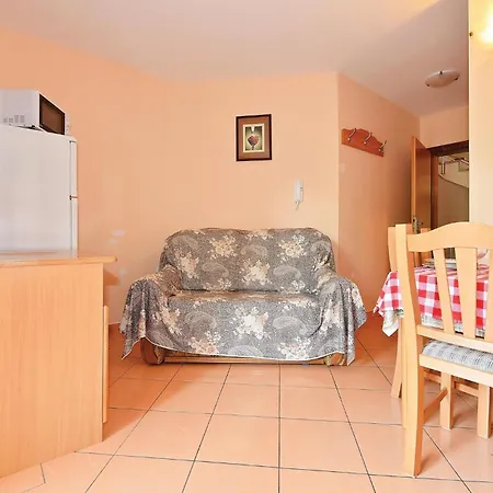 Stunning In With Kitchen